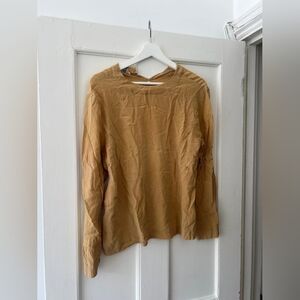 Long-Sleeve Crewneck Shirt in Camel
